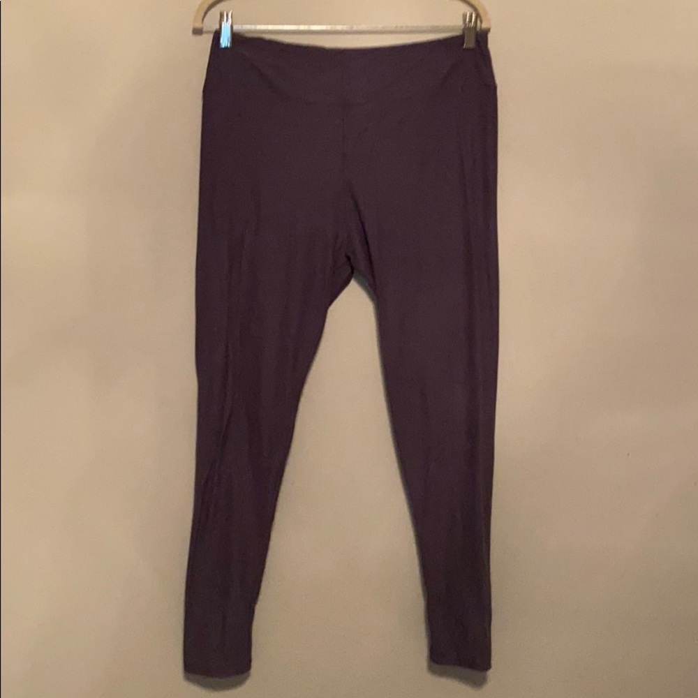 Pretty plum lularoe TC leggings NWOT